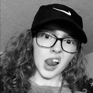 Meet your Posher, Freesia